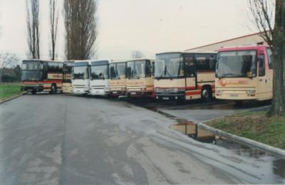 Bus brunel rouge et jaune